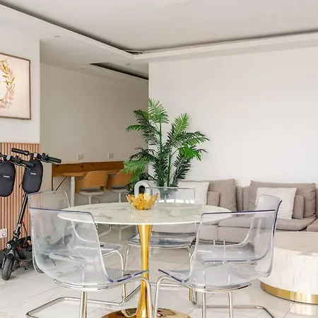 With Amazing View Of With Private Parking Apartment Paris