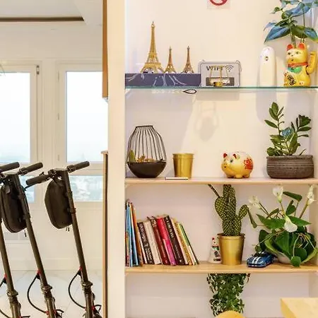 With Amazing View Of With Private Parking Apartment Paris