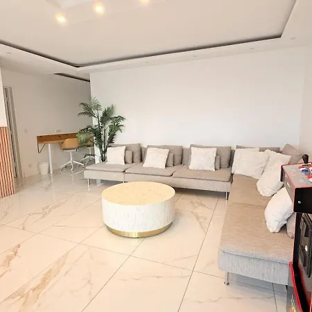 Apartman With Amazing View Of With Private Parking *