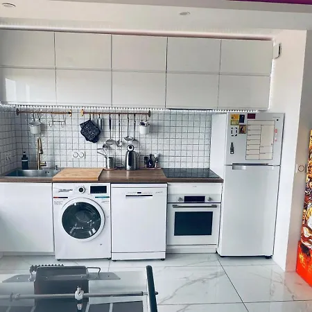 With Amazing View Of With Private Parking * Paryż