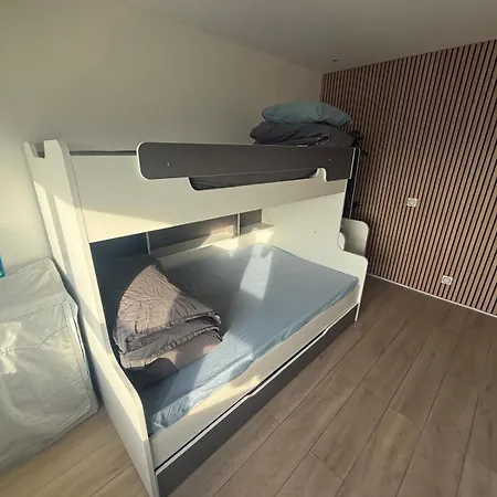 With Amazing View Of With Private Parking Apartament Paryż