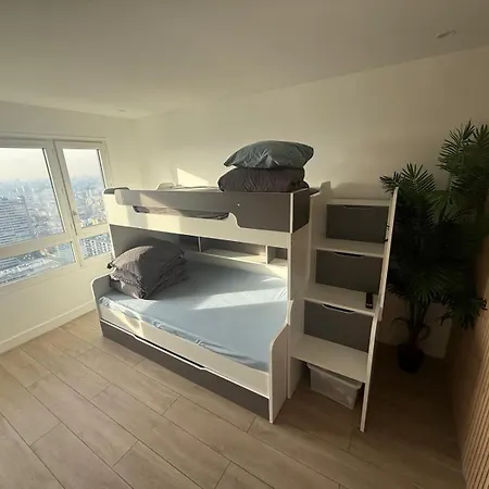 With Amazing View Of With Private Parking Paryż