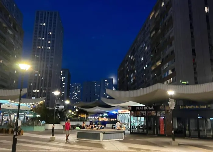 With Amazing View Of With Private Parking Lägenhet