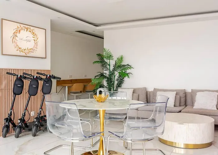 With Amazing View Of With Private Parking Lägenhet Paris