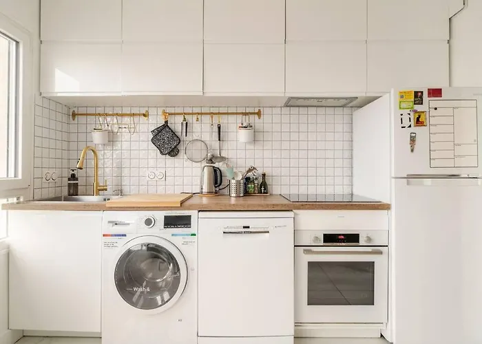 With Amazing View Of With Private Parking Lägenhet