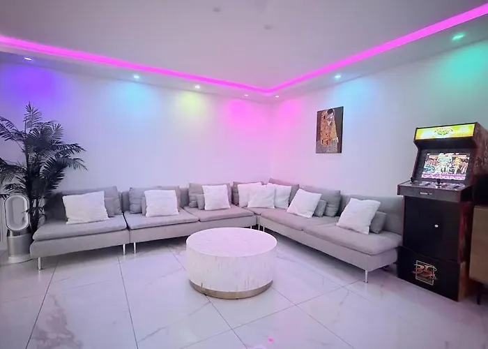 Lägenhet With Amazing View Of With Private Parking Paris